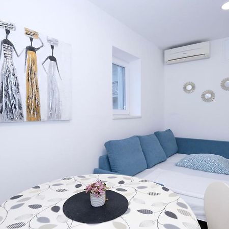 Apartment Smile Solin Exteriör bild